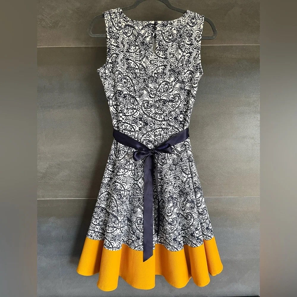 HAANI A-line dress with satin tie - Picture 2 of 6